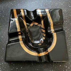 Vintage Byron La Casa Del Habano Ash Tray. Black‎ and Gold Ceramic.